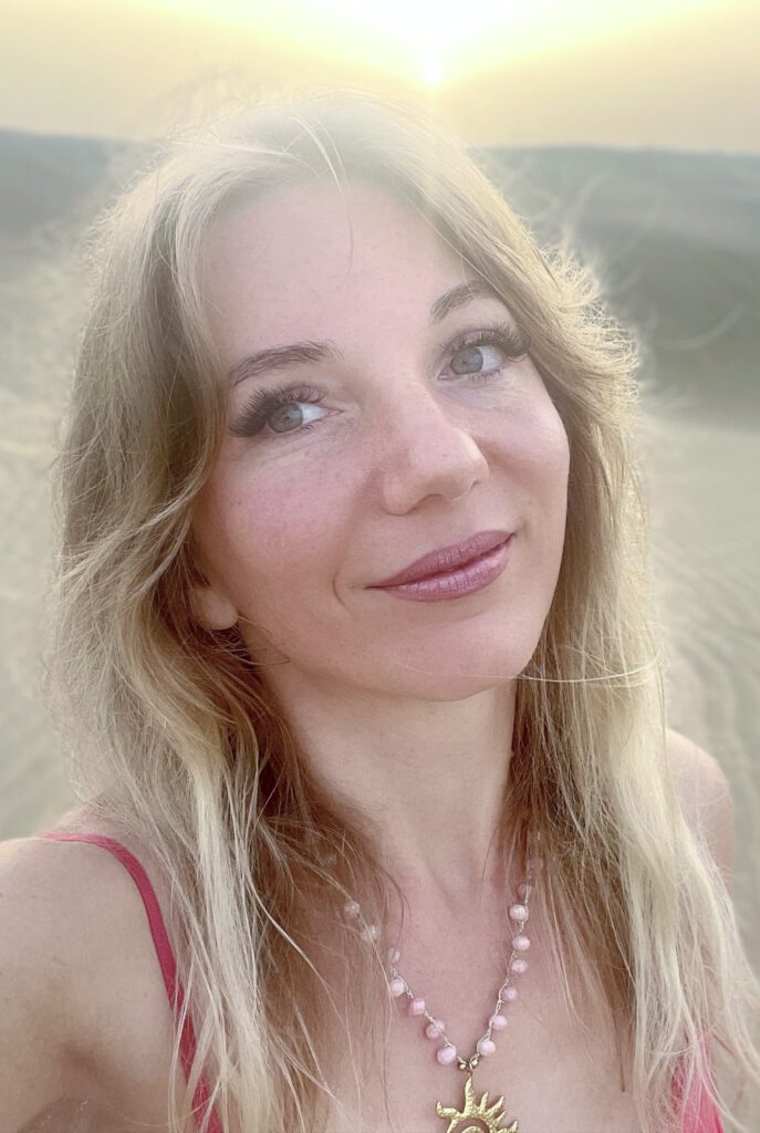 Antje Heerdegen · Psychologin & Medium. Porträtfoto.